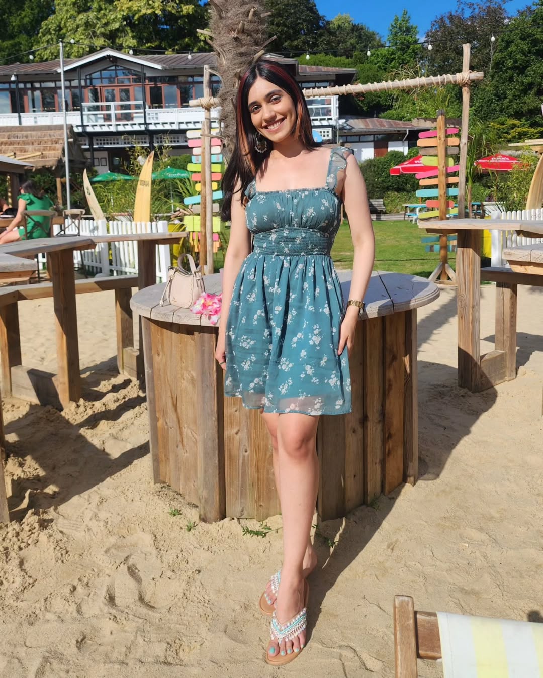 Tropical V-Shell Flats