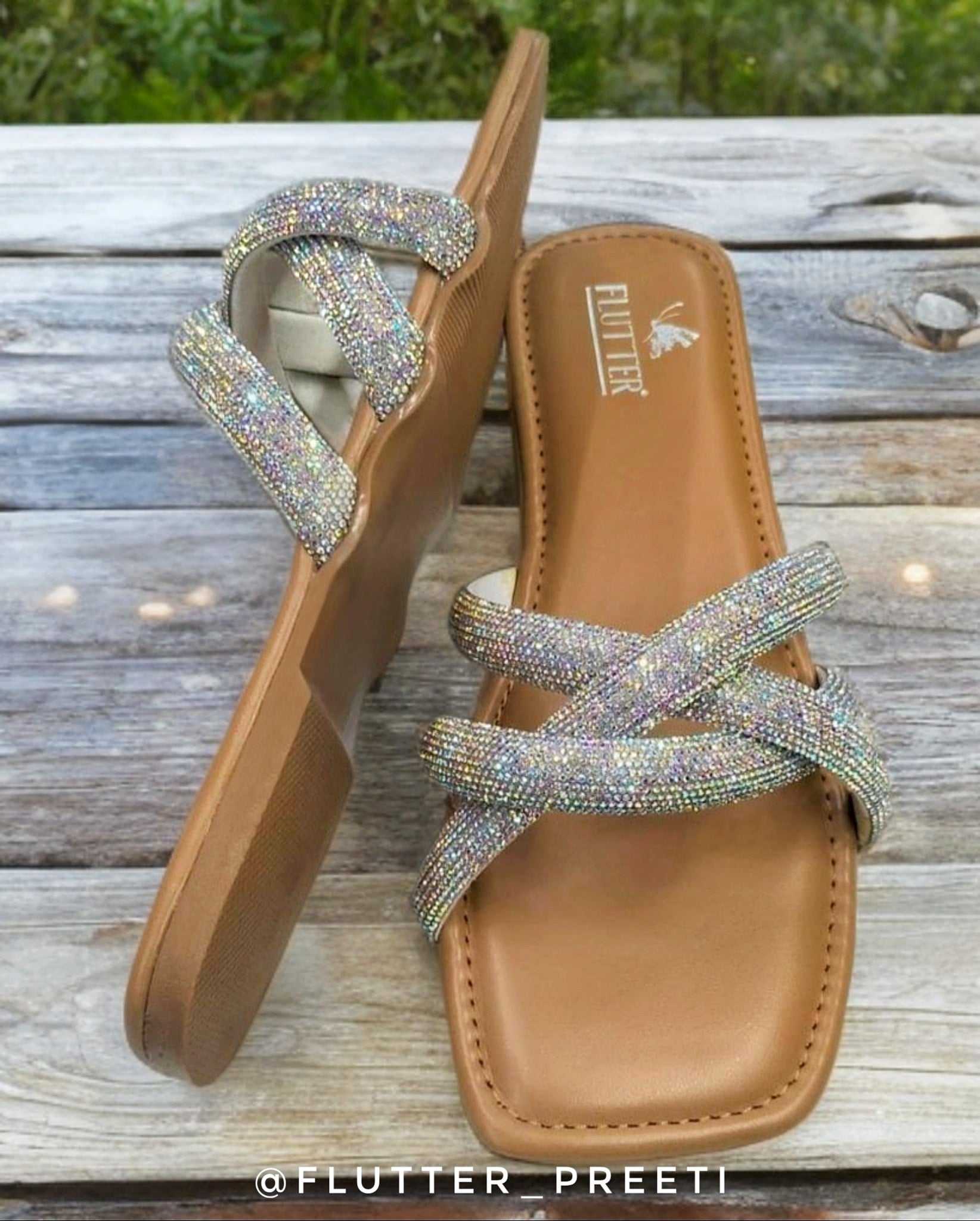 Tangled in crystal flats